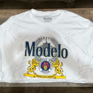 Modelo Crop Top